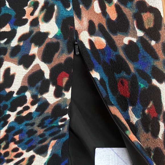 NWT Black Halo Marissa Leopard Print Boat Neck Crepe Sheath Dress Women's Size 4 - Picture 6 of 7